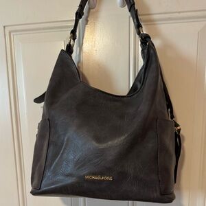 Beautiful large leather shoulder bag